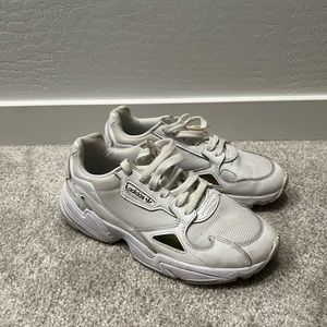 Adidas Falcon white size 8